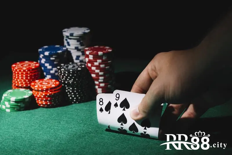 Sử dụng Bluff khéo léo có ảnh hưởng khá nhiều khi chơi poker