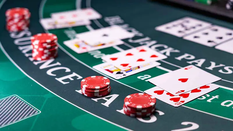 Chơi blackjack online là một trong những hình thức giải trí hấp dẫn được nhiều cược thủ yêu thích hiện nay