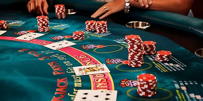 Sử dụng bảng chiến lược khi chơi blackjack online giúp bạn nâng cao tỷ lệ chiến thắng của bản thân mình hơn
