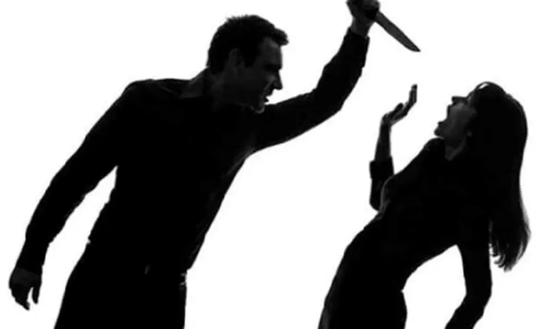 Giấc mơ thấy giết người rồi bỏ trốn thể hiện cho sự bất an, lo sợ trong bạn